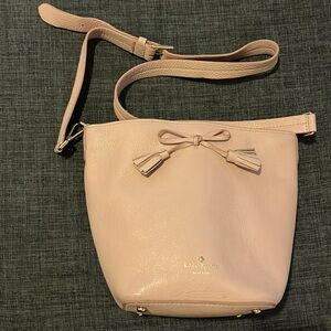 Kate Spade Hayes Street bucket bag in pink